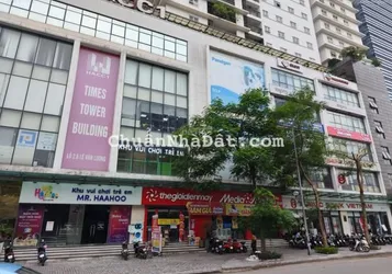 Cho thuê chân đế lô góc MP Lê Văn Lương, MT 40m, DT 320m2, 1 tầng, KD CF, nhà hàng, showoom