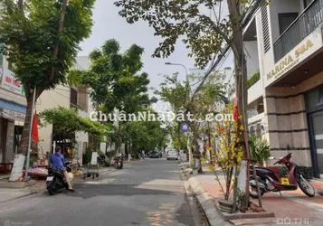 Bán đất tặng nhà mặt tiền Cao Bá Quát, DT 64m2 ngay Cầu Rồng